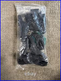 Thule Cast Away Fishing Rod Carrier Roof Rack #885, Locking, Holds 4 Rods, New