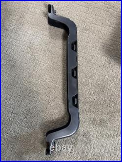 Thule Cast Away Fishing Rod Carrier Roof Rack #885, Locking, Holds 4 Rods, New